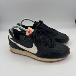 Nike Daybreak Sneakers Women Sz 8 Black White Retro Waffle Racer Runner